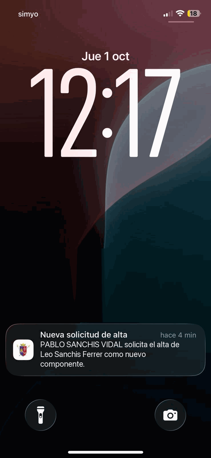 Notificación en el móvil del gestor: Nueva solicitud de alta, Pablo Sanchis Vidal solicita el alta de Leo Sanchis Ferrer como nuevo componente