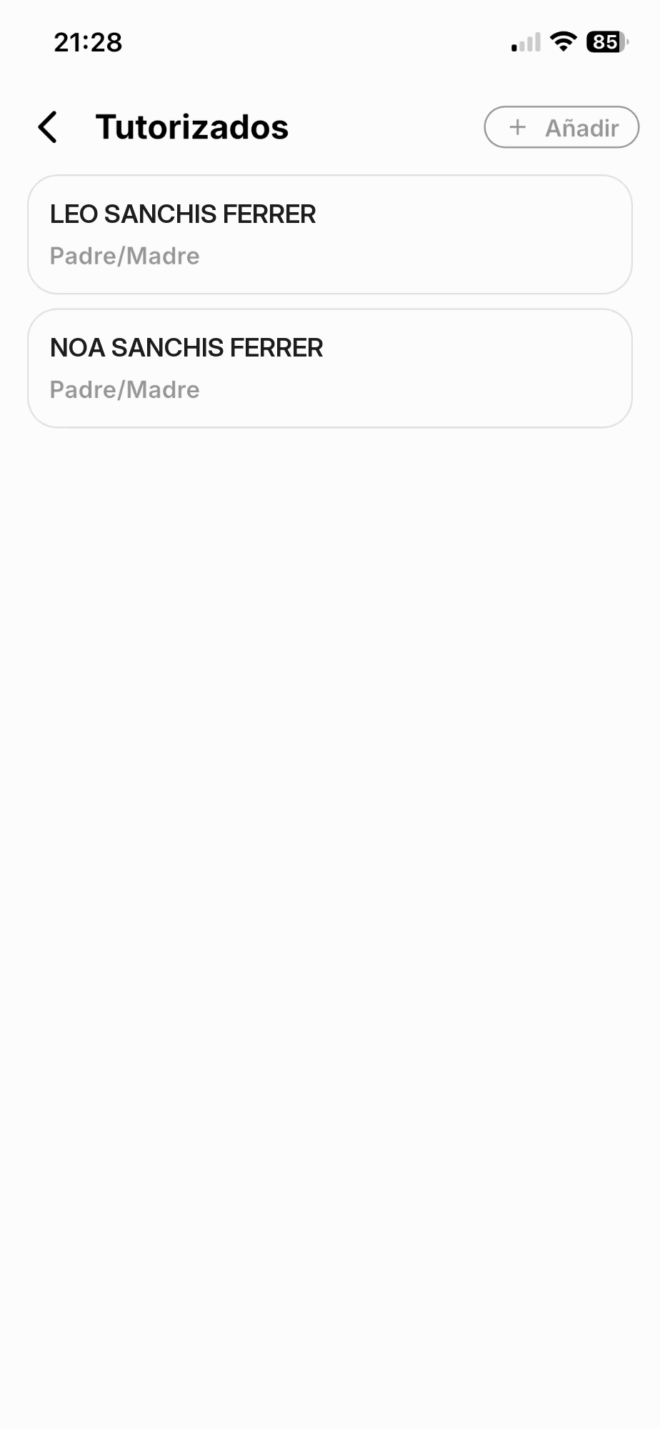 Pantalla Tutorizados con la lista de componentes tutorizados, cada uno con su relación Padre/Madre, y el botón Añadir